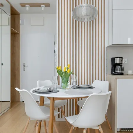 Baltic Marina With Balcony & Pet Friendly By Renters דירה קולובז'ג